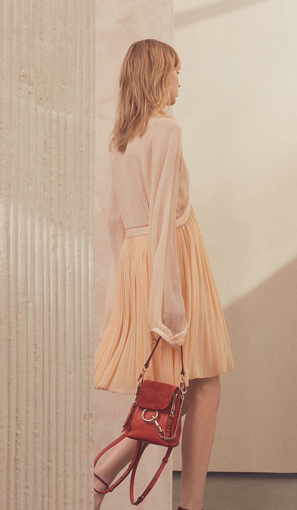 Chloé Official Website / Designer clothes, bags, fragrance