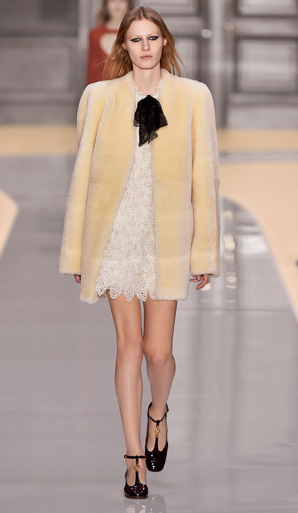 Chloé Official Website / Designer clothes, bags, fragrance