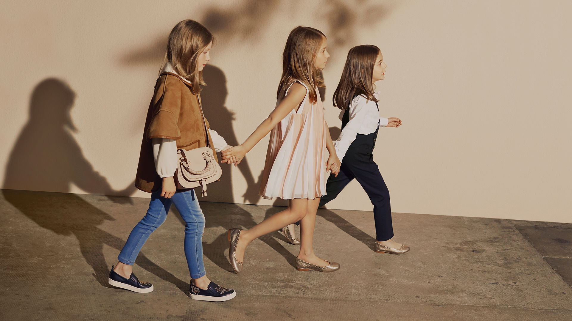 Chloé Official Website / Designer clothes, bags, fragrance