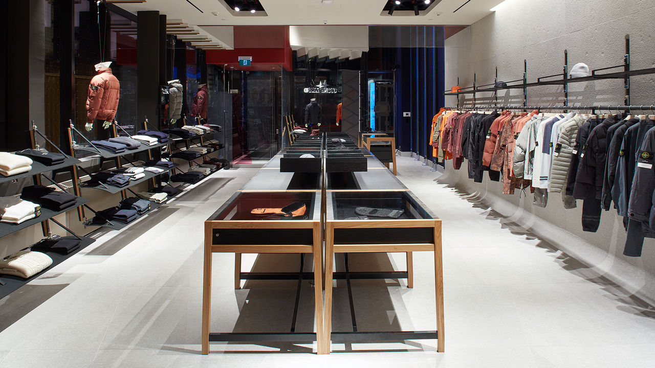 LA BOUTIQUE DE TORONTO Stone Island Corporate